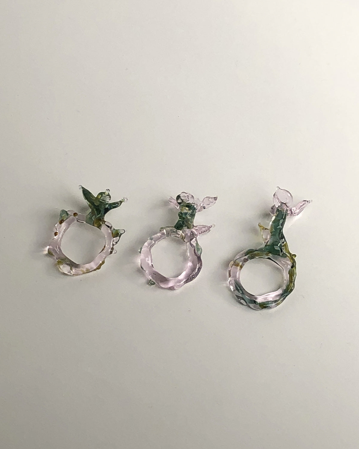 Stalk Glass Ring 0122, pink with green