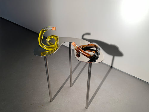 Aceitera y Vinagrera in hand-sculpted borosilicate glass on a steel table, Rain and Rivers