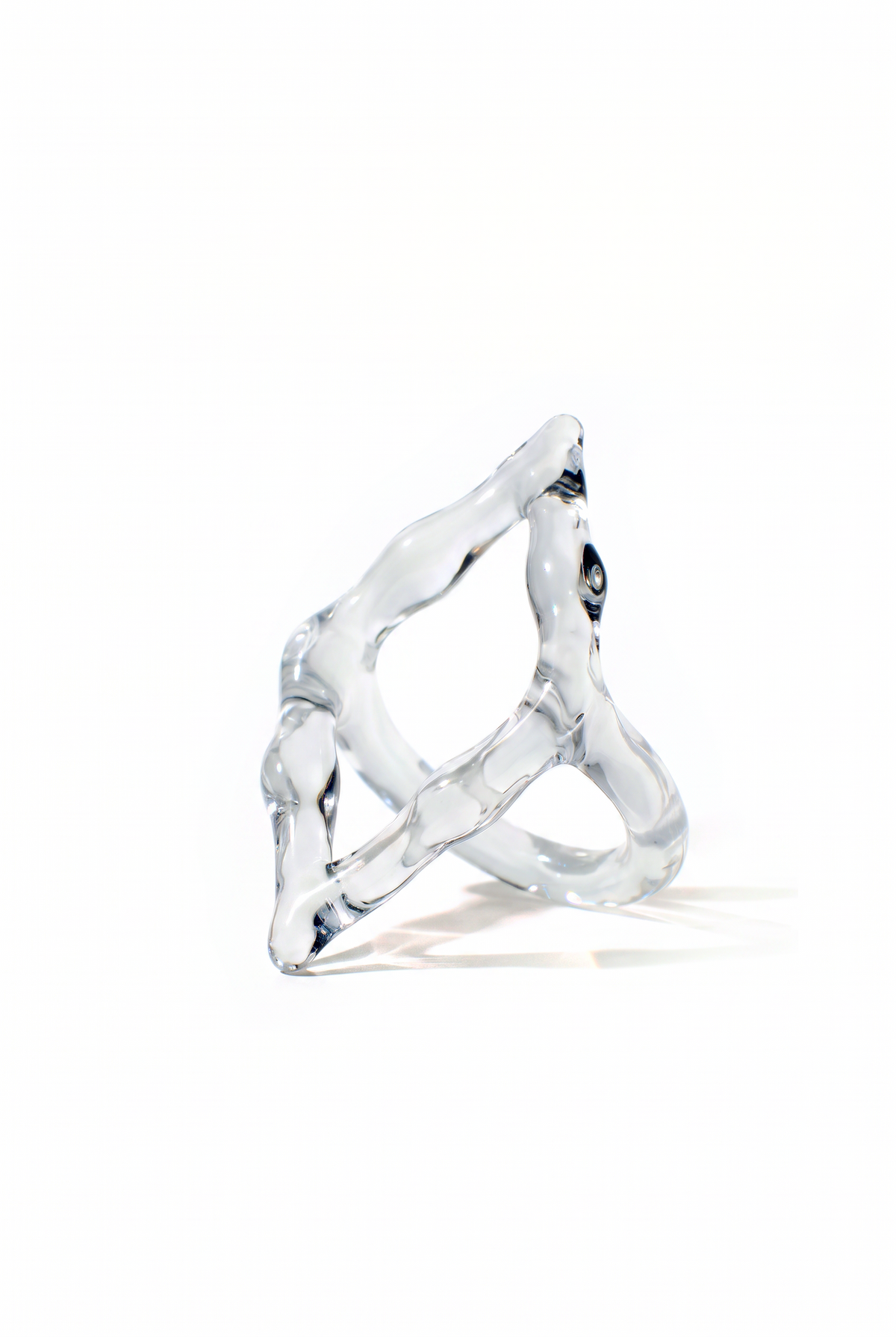 Rain and Rivers Rombo Sculptural Glass Ring 0111 – hand-sculpted clear borosilicate glass statement ring with open rhombus frame, handmade in Barcelona, product photo on white